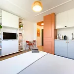 Appartement Fala 15min Metro To Pge Narodowy Self-checkin Klub Stodola Sgh Parking Parkview Fast Wifi *