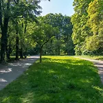 Fala 15min Metro To Pge Narodowy Self-checkin Klub Stodola Sgh Parking Parkview Fast Wifi 华沙