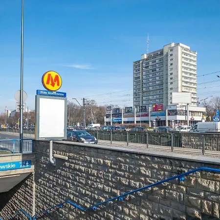 Apartament Fala By Metro No-Ac Rolety Blackout A Fan Self-Checkin Parkview 30Min Metro To Narodowy Stadium Klub Stodola Sgh Public Parking Fast Wifi Apartman Varsó