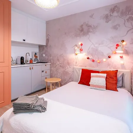 Apartament Fala By Metro No-Ac Rolety Blackout A Fan Self-Checkin Parkview 30Min Metro To Narodowy Stadium Klub Stodola Sgh Public Parking Fast Wifi *
