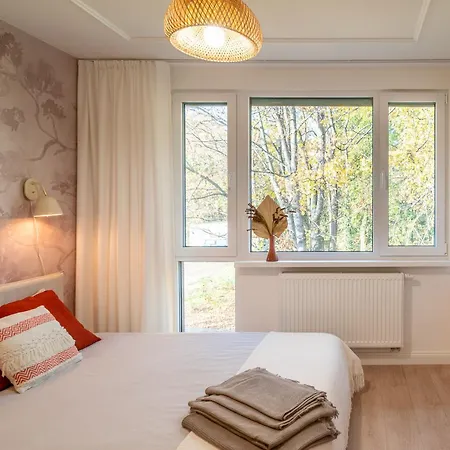 Apartament Fala By Metro No-Ac Rolety Blackout A Fan Self-Checkin Parkview 30Min Metro To Narodowy Stadium Klub Stodola Sgh Public Parking Fast Wifi Apartman