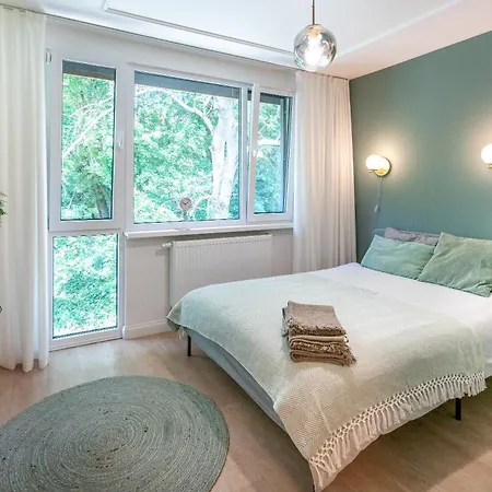 Apartment Fala Metro Sgh Klub Stodola Parking Parkview Fast Wifi