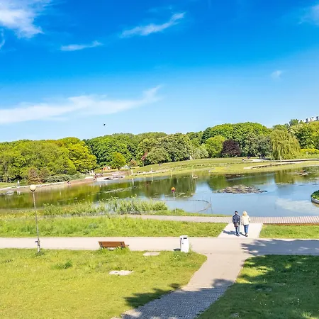 Apartament Fala By Metro No-Ac Rolety Blackout A Fan Self-Checkin Parkview 30Min Metro To Narodowy Stadium Klub Stodola Sgh Public Parking Fast Wifi